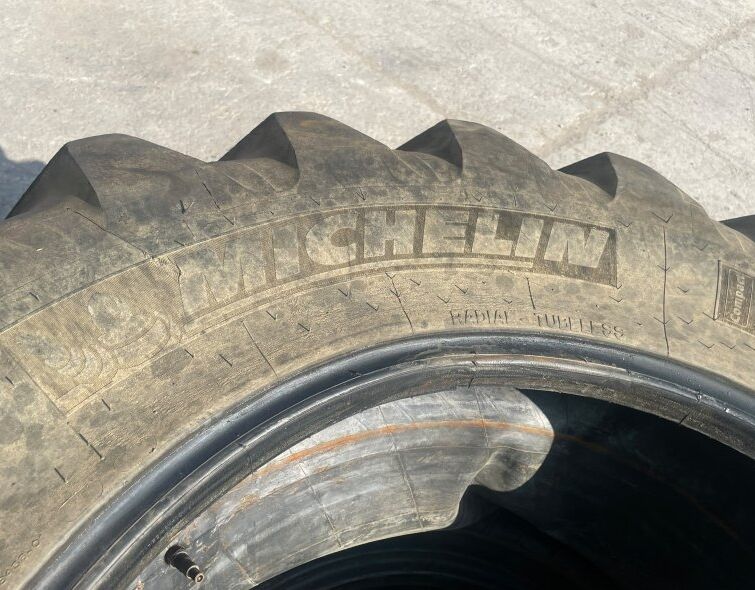 MICHELIN  440/80 R28 IND (16.9R28)